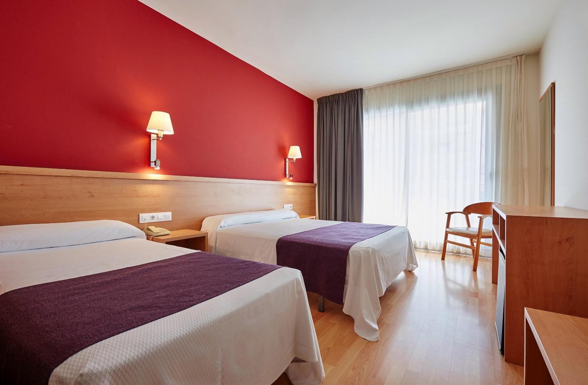 Camera Matrimoniale con Letto Supplementare (2 Adulti + 2 Bambini)